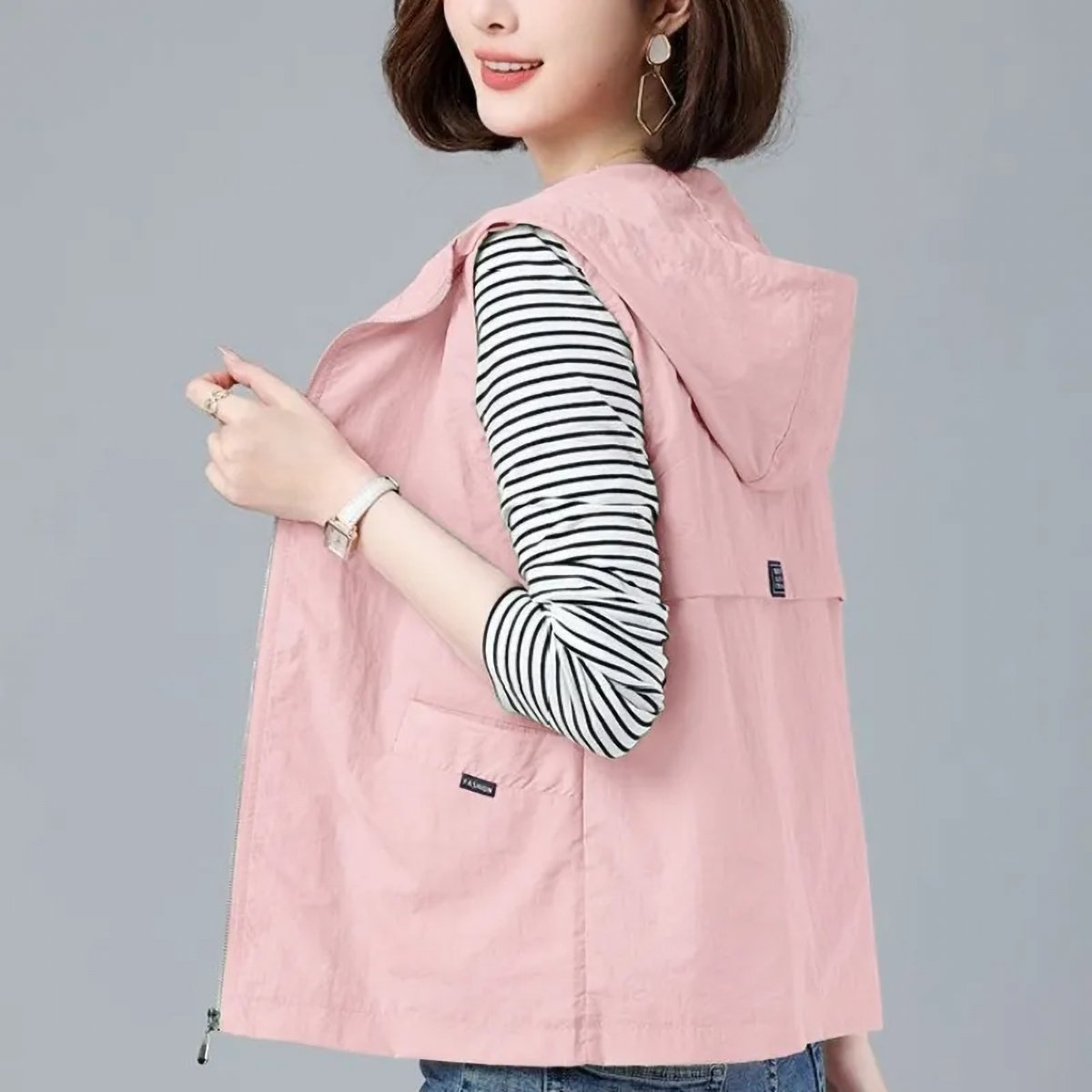 Quality Inspection Officer Picture Vest Women's Short Style Thin Versatile Vest Middle-aged Mom Summer Wear New Loose Vest