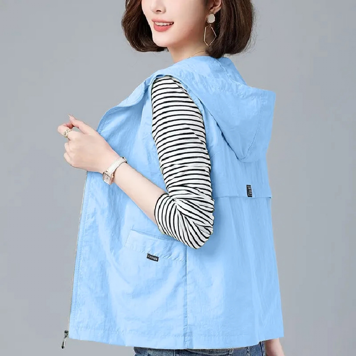 Quality Inspection Officer Picture Vest Women's Short Style Thin Versatile Vest Middle-aged Mom Summer Wear New Loose Vest