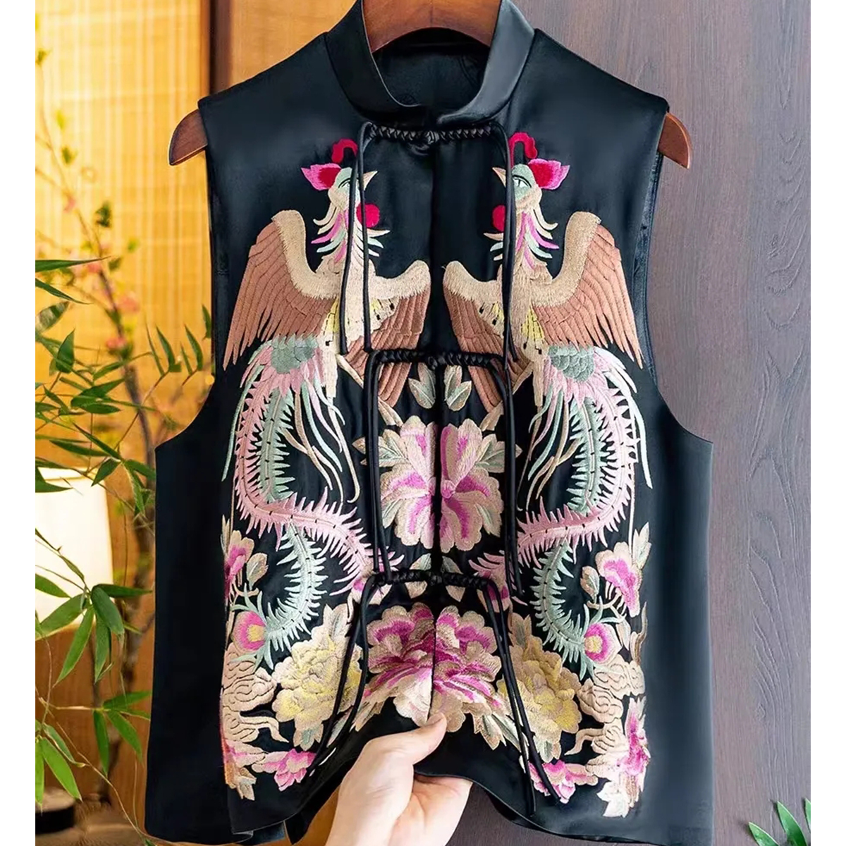 Quality inspector's picture Chinese style stand-up collar plate buckle printed vest for women autumn new peony retro heavy industry vest for women