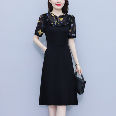 批发女装<b class='q'>连衣裙</b>2026夏季新款气质韩版显瘦时尚收腰裙子中年妈妈假两件