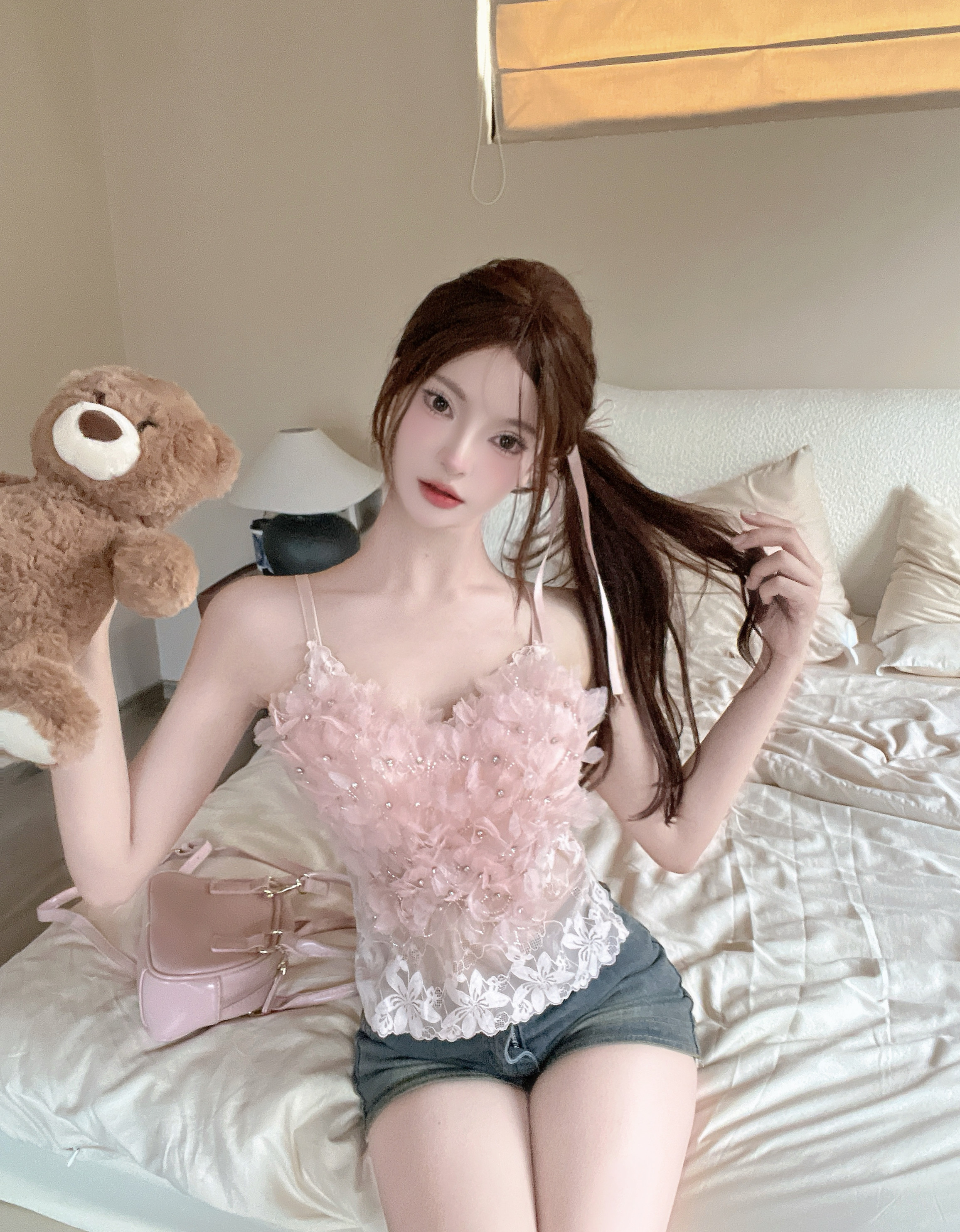 실사 달콤한 매운맛 순수한 욕망 바람 레이스 꽃 캐미솔 디자인 센스 작은 대중 외국 가스 Chic 아름다운 쇼트 스타일 맨위