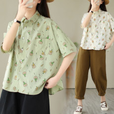 批发实拍衬衫上衣女2024年新款港风<b class='q'>街头</b>宽松复古a字圆弧下摆印花短袖