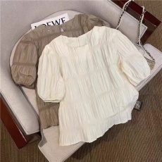 批发超仙设计感小众短袖衬衫女夏新款<b class='q'>甜美</b>气质泡泡袖衬衣法式别致上衣