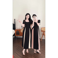批发原版布料设计感撞色拼接裙摆方领<b class='q'>连衣裙</b>女夏气质显瘦遮肉长裙