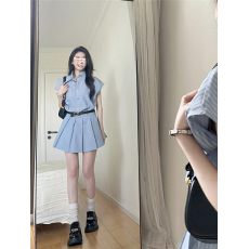 批发蓝色条纹衬衫连衣裙子女夏季2024新款小众设计学院风收腰百褶短裙