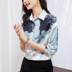 批发实拍2026年新款翻领<b class='q'>衬衣</b>印花重磅<b class='q'>真丝</b>锻面长袖时尚宽松女上衣