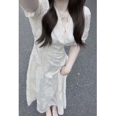 批发实拍法式泡泡袖蕾丝连衣裙女夏高级感气质修身V领<b class='q'>白色</b><b class='q'>长裙</b>