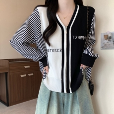批发实拍26年秋新款<b class='q'>大码</b>女装撞色条纹针开衫欧货时尚洋气V领上衣
