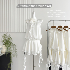 批发PUNCH法式颈部花朵夏日度假露背挂脖纯欲不规则红色白色<b class='q'>连衣裙</b>