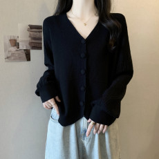 批发实拍 <b class='q'>胖妹妹</b>春装大码女装V领软糯显瘦正肩针织衫开衫设计感上衣潮