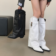 批发米庭欧美<b class='q'>走</b><b class='q'>秀</b>新<b class='q'>款</b>尖头金属锁头黑色印花裤管靴高筒套筒粗跟直筒靴