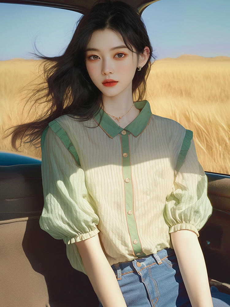 2026 이른 가을 새로운 여성 셔츠 폭발 작은 대중 Chic 고급 센스 한 부서 연령 감소 녹색 스트라이프 중간 소매 맨위