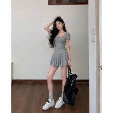 批发实拍实价夏季纯欲学院风U领收腰褶皱裙摆短袖连衣裙高腰短裤套装