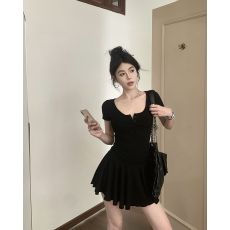 批发实拍实价夏季纯欲学院风U领收腰褶皱裙摆短袖连衣裙高腰短裤套装