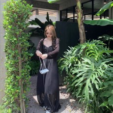 批发大码法式高端气质设计感甜酷黑色吊带连衣裙夏显瘦清冷风大摆长裙