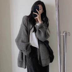 批发品质2025新款慵懒风灰色宽松毛衣外套女秋冬季高级感穿搭针织开衫