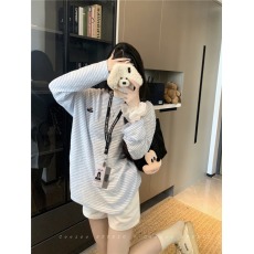 批发经典百搭条纹<b class='q'>长袖</b>T恤女薄款防晒罩衫宽松上衣+百搭短裤