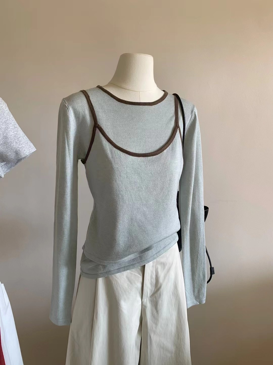 실사 한 부서 캐주얼 다용도 니트 티셔츠 플러스 배색 슬립 세트 2026 봄 새로운 투피스 세트