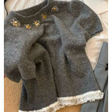 批发24年秋季新品女士立体花装饰领<b class='q'>短袖</b>针织衫