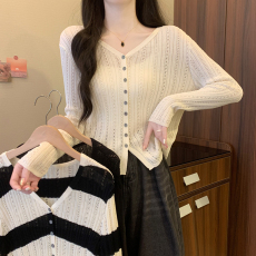 批发实拍大码女装早<b class='q'>秋</b>胖mm气质百搭法式镂空V领减龄显瘦针织毛衣上衣