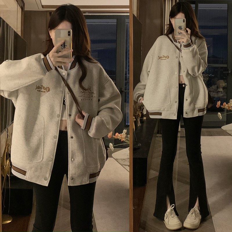 LN68703# 美式复古灰色棒球服外套女春秋宽松字母刺绣夹克上衣 服裝批發女裝批發服飾貨源