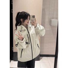 批发美式复古国潮牌冲锋衣女春秋<b class='q'>新款</b>连帽夹克宽松<b class='q'>户外</b>登山情侣款外套