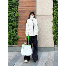 批发美式复古国潮牌冲锋衣女春秋<b class='q'>新款</b>连帽夹克宽松<b class='q'>户外</b>登山情侣款外套