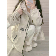 批发美式复古国潮牌冲锋衣女春秋<b class='q'>新款</b>连帽夹克宽松<b class='q'>户外</b>登山情侣款外套