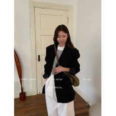 批发黑色高级感休闲西装外套女秋设计感宽松休闲气质韩系西服