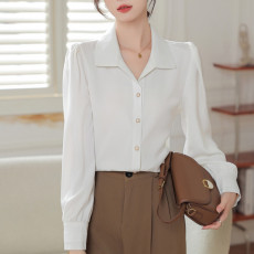 批发实拍2025白色缎面衬衫女金扣小众设计感复古上衣高级质感盐系港味