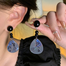 批发新中式中古风扇形耳环女轻奢小众高级感复古黑珍珠耳钉网红耳饰品