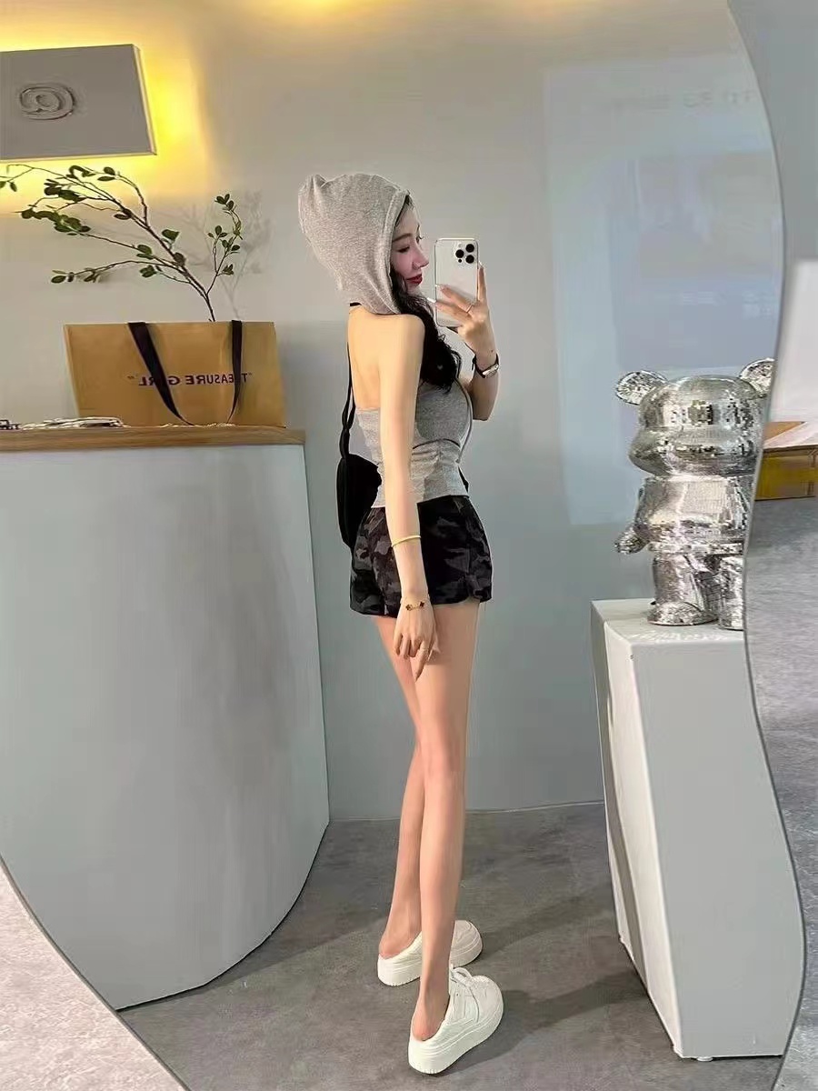 있음 가슴 패드 디자인 센스 후드 백리스 민소매 V넥 조끼 몸매 가꾸기 슬림해 보이는 쇼트 스타일 맨위