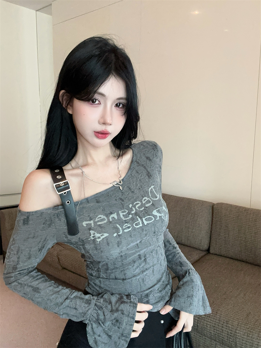 PF24623# 独特慵懒松弛感性感短款不规则露肩打底衫长袖T恤女女裝貨源服裝批發