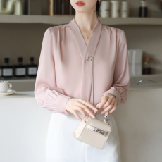 批发实拍2025缎面白色衬衫女士长袖春装通勤职业衬衣气质飘带上衣