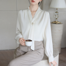 批发实拍2025轻奢垂感白色飘带衬衫女优雅上衣轻熟法式小众别致衬衣