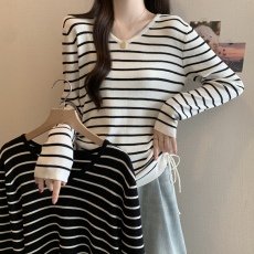 批发实拍<b class='q'>条纹</b>V领正肩长袖T恤女春夏新款大码微胖MM宽松显瘦抽绳上衣女