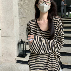 批发晨领原版品质慵懒风条纹长袖防晒T恤女装新款U领<b class='q'>宽松</b>薄款外搭<b class='q'>上衣</b>