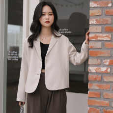 批发实拍2026年春季新款高级感西装<b class='q'>外套</b>女炸街<b class='q'>气质</b>显瘦西服上衣