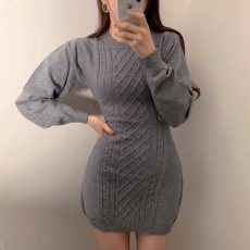 批发韩国ins秋冬气质圆领菱形纹小心机露背修身显瘦包臀针织连衣裙女