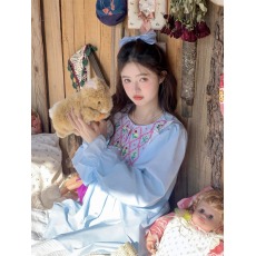 批发实拍~新款新款甜美重工民族风刺绣小花木耳边洋气宽松长袖衬衫