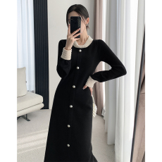 批发法式重工轻奢珍珠扣针织裙<b class='q'>秋</b>冬新款名媛高级感时尚气质黑色连衣裙