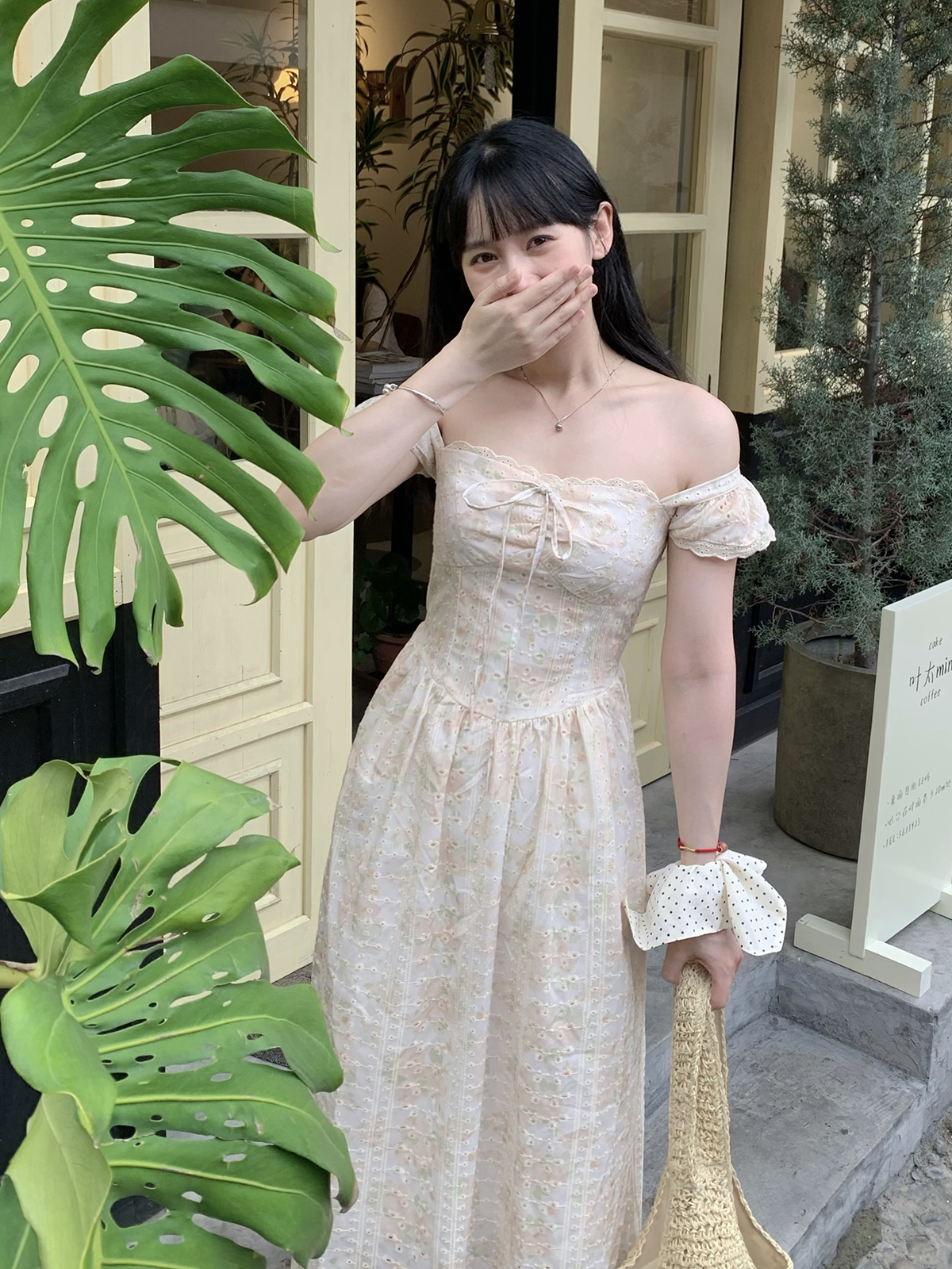 실사 정가 순수한 욕망 바람 여름 새로운 드레스 디자인 센스 꽃무늬 홀로우 아웃 Feifei 소매 Chic 품격 롱 스커트