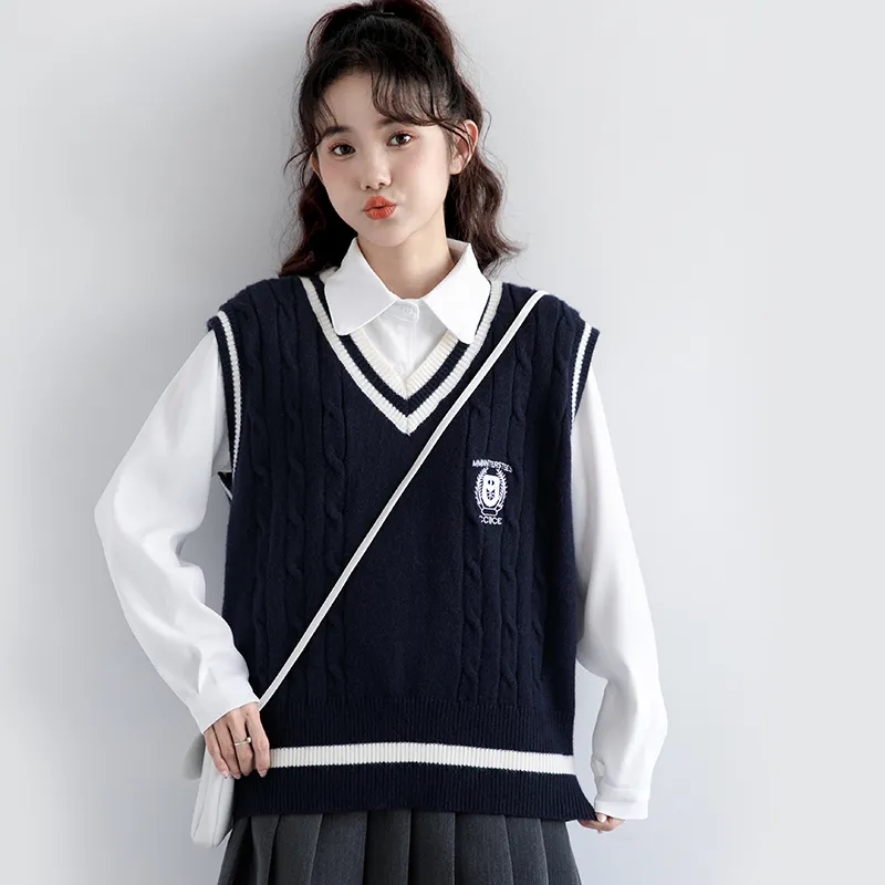 2026 봄 새로운 패션 연령 감소 자수 V넥 니트 캐미솔 봄 가을 외부 가져 가라. 베스트 기본 셔츠