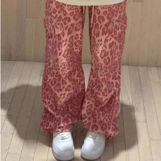 批发2024豹纹花色伞兵裤男中性哈伦束脚工装褶皱多口袋阔腿裤
