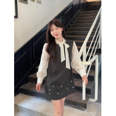 批发实拍有货 设计感甜美蝴蝶结长袖衬衫+花花无袖背心西装连衣裙子