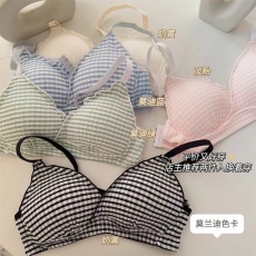 批发可爱小胸性感甜美格子内衣<b class='q'>日系</b>聚拢学生<b class='q'>文胸</b>罩<b class='q'>套装</b>2024学生