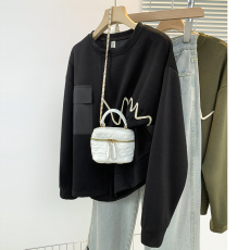 批发实拍大码女装简约休闲卫衣圆领落肩袖宽松型显瘦洋气长袖秋冬