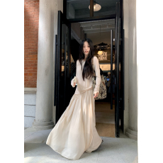 批发实拍~秋冬 赵露思同款 淑女露肩长袖<b class='q'>t</b><b class='q'>恤</b>上衣高腰半身裙两件套<b class='q'>装</b>