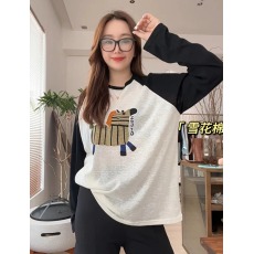 批发~大码卡通图案印花拼色圆领插肩t恤女百搭显瘦长袖上衣