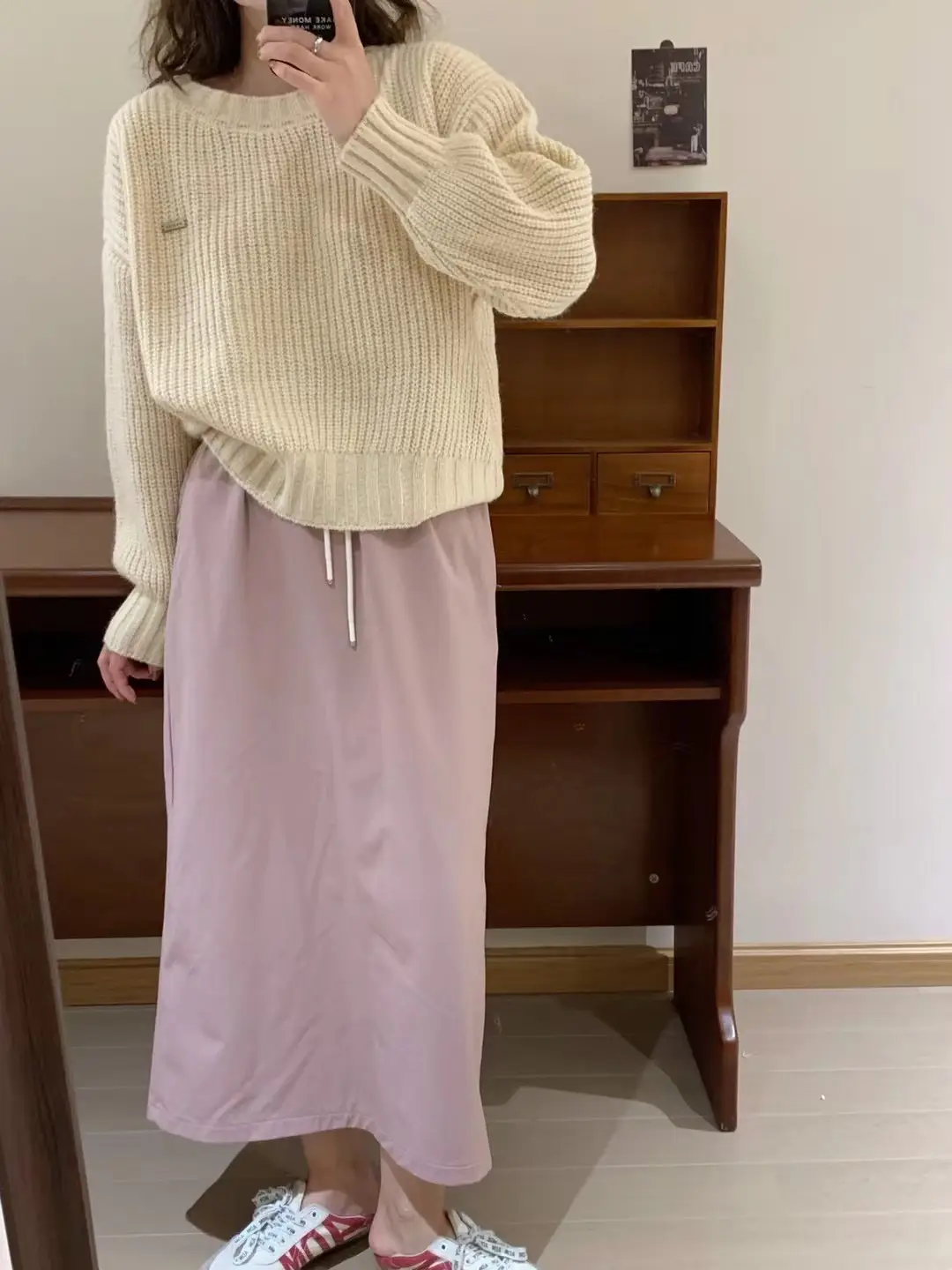 라운드넥 울 니트 상세 이미지 3